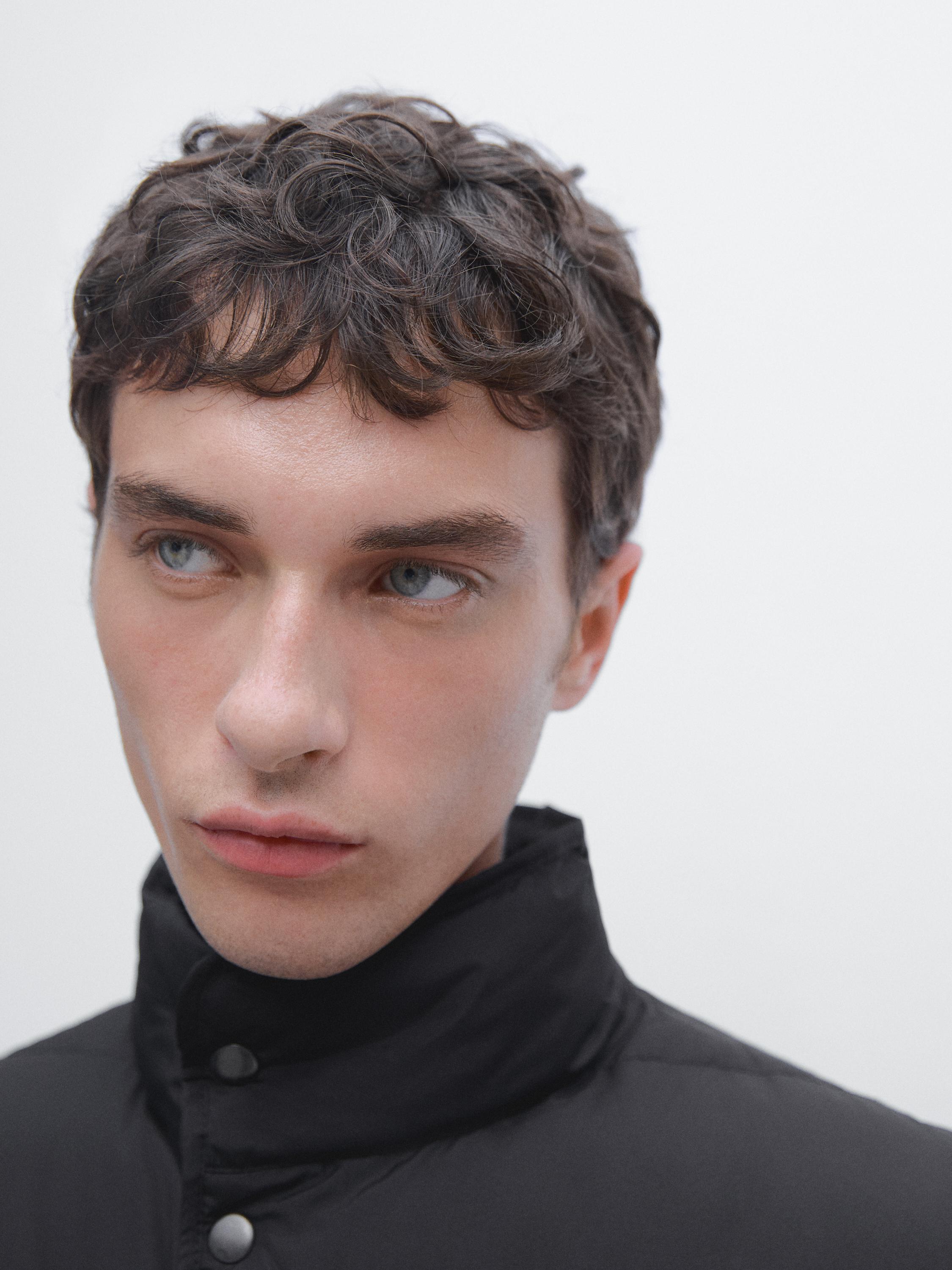 Water-repellent puffer gilet with down blend